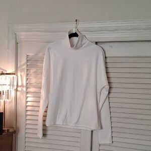 No Brand - Women's White Long-Sleeve Turtleneck Top